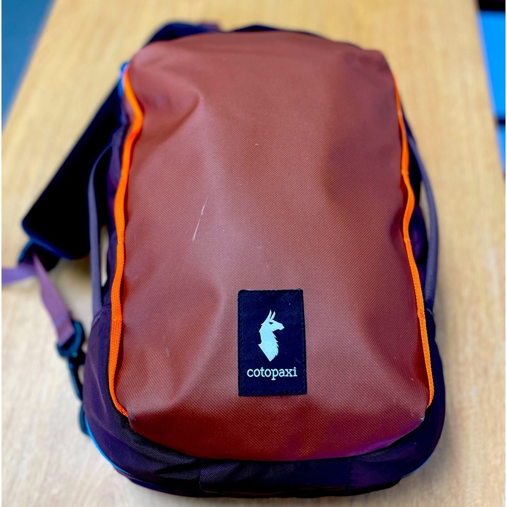 Chasqui 13L Sling - Cada Día.